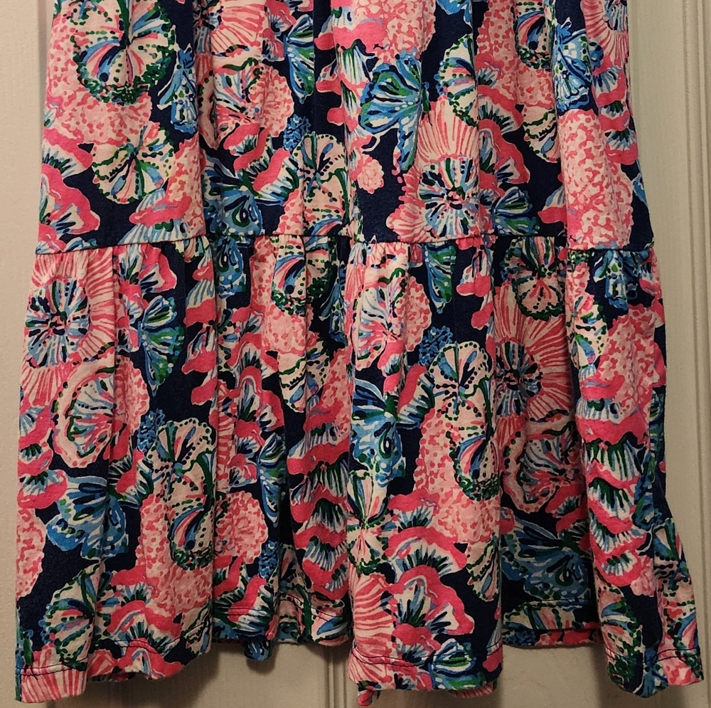 Lilly Pulitzer Girls V-Neck Tiered Dress • Fan Sea Pants Print • M - Picture 5 of 8